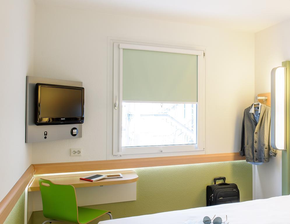 Ibis Budget Ulm City Bagian luar foto