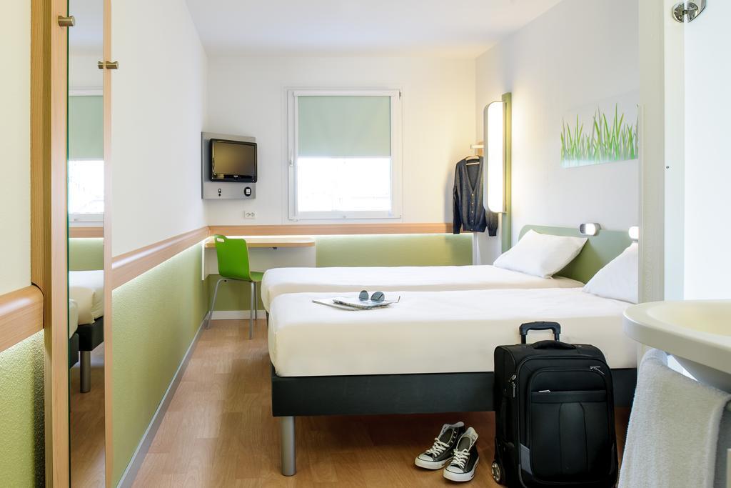Ibis Budget Ulm City Bagian luar foto